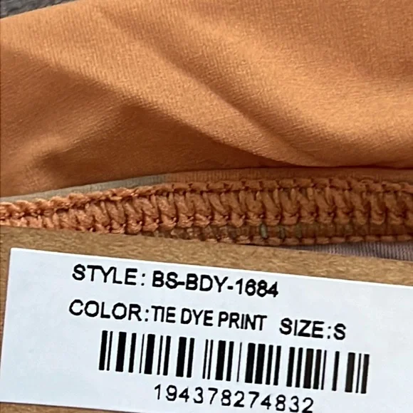 Skims swimsuit/bodysuit - Picture 9 of 9